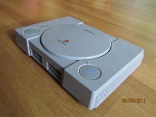 Продам игровую консоль PlayStation 1