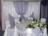 Оформление свадебного стола и фона тканями, украшение зала для свадьбы