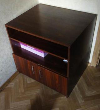 Продается тумбочка в гостиную, 190грн, хорошее состояние, г.Чернигов