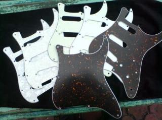 Продам несколько Strat Pickguards,